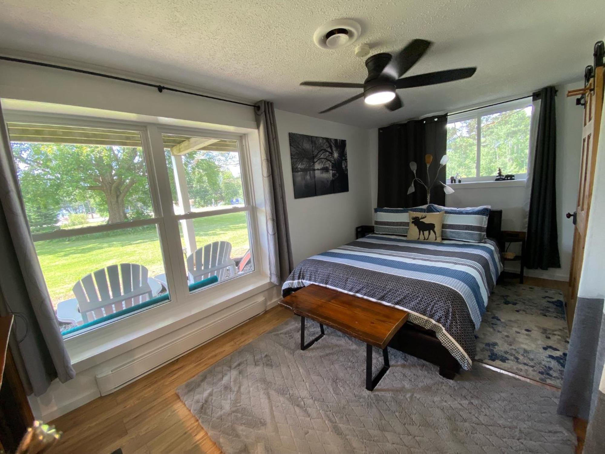 Our Place Up North Bnb Huntsville Esterno foto