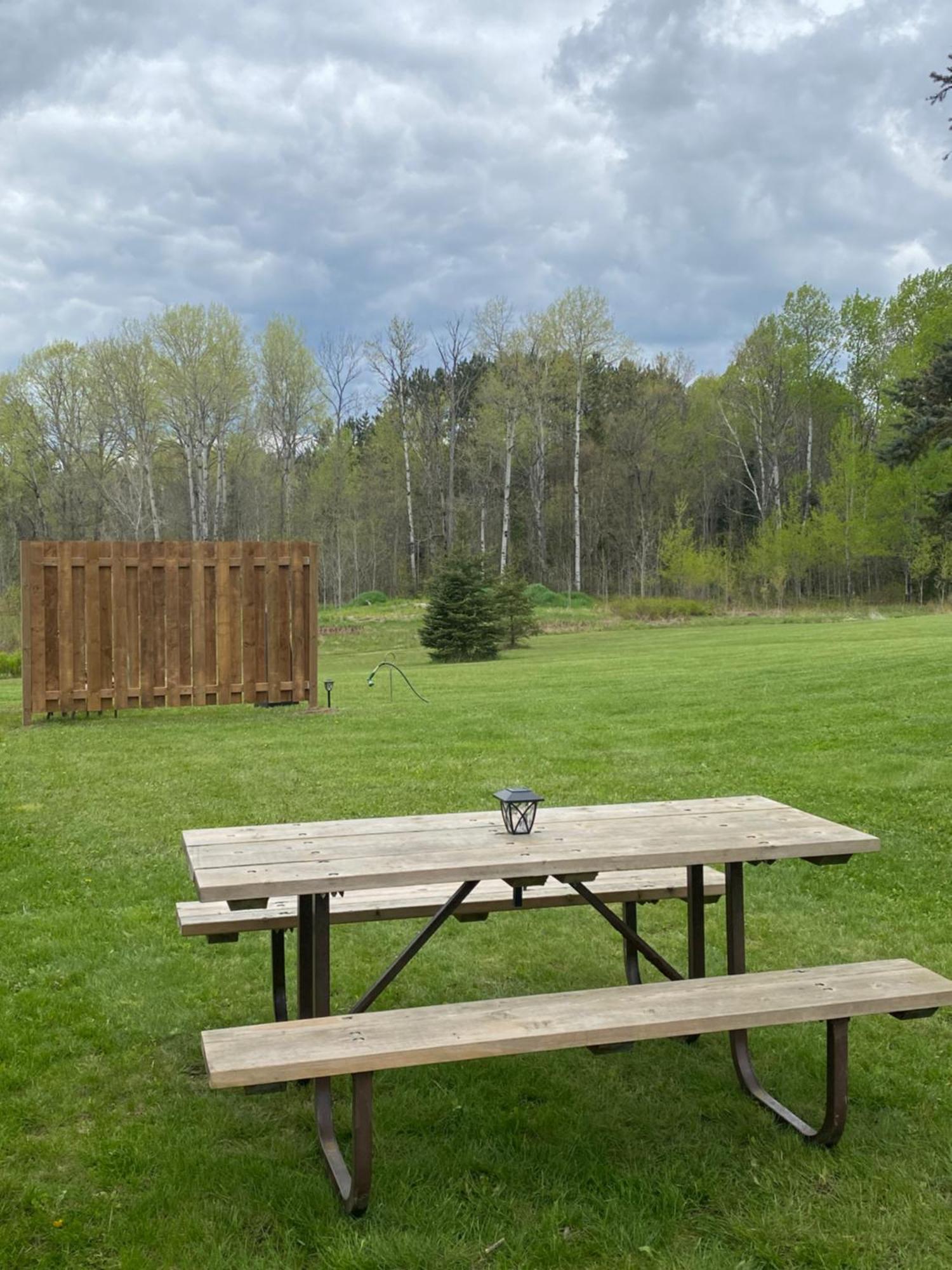 Our Place Up North Bnb Huntsville Esterno foto
