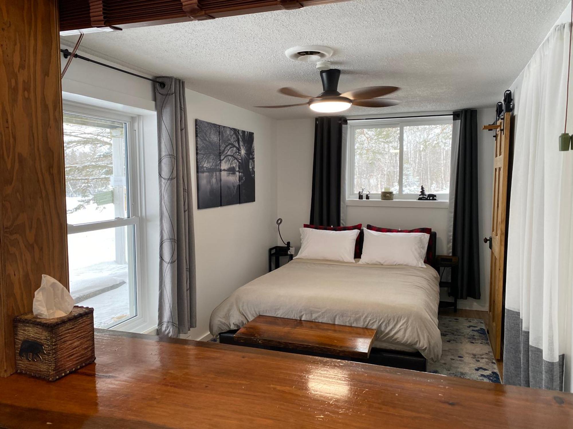 Our Place Up North Bnb Huntsville Esterno foto