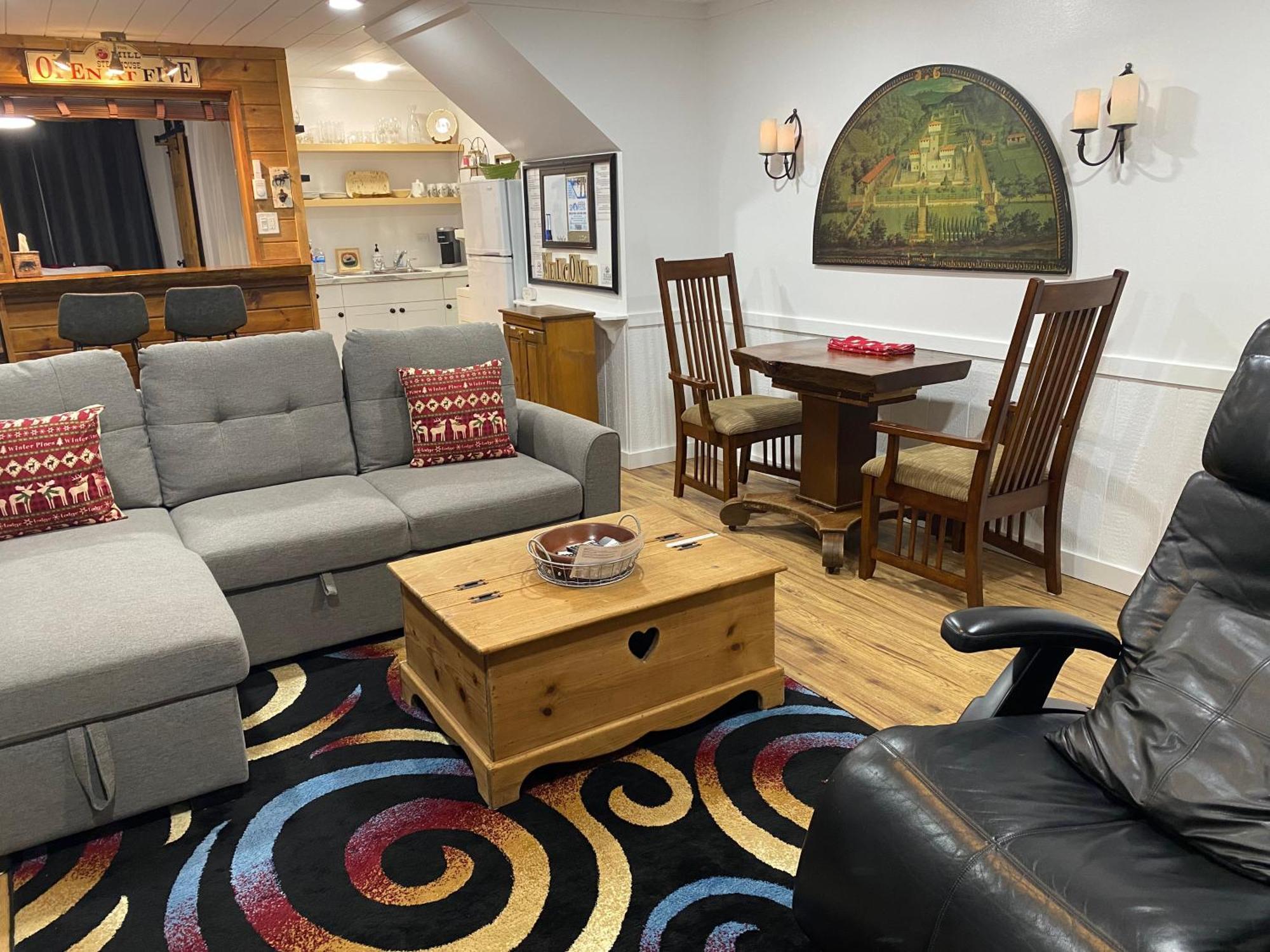 Our Place Up North Bnb Huntsville Esterno foto