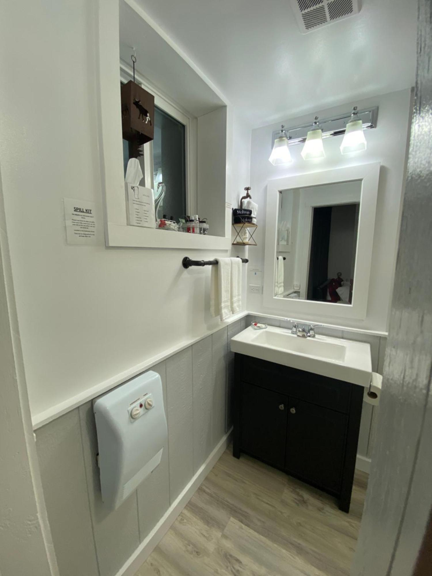Our Place Up North Bnb Huntsville Esterno foto